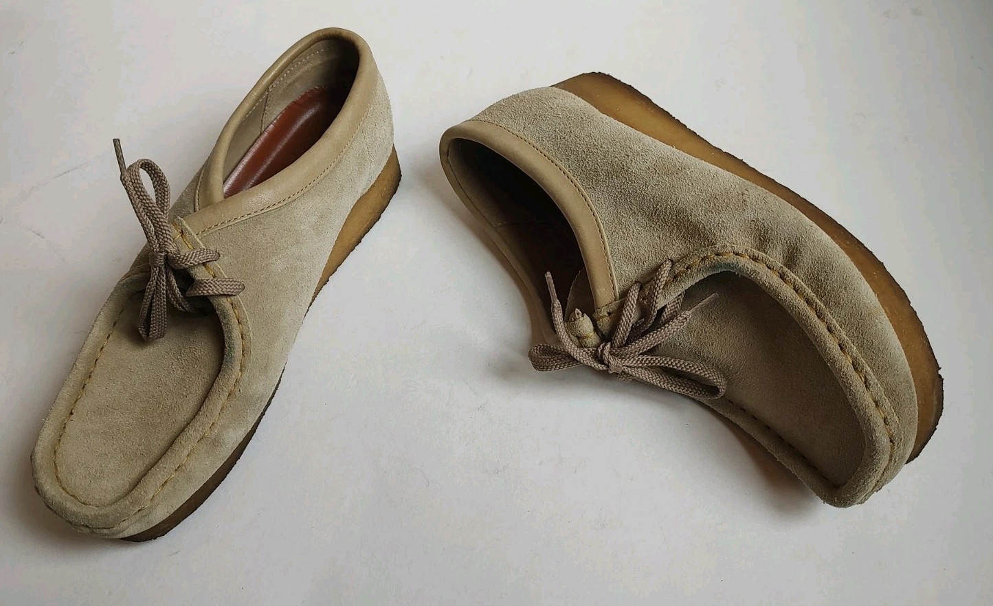 Clarks Wallabee Suede Chukka Ankle Boots Lace Up Crepe Soles Moccasins Beige 9