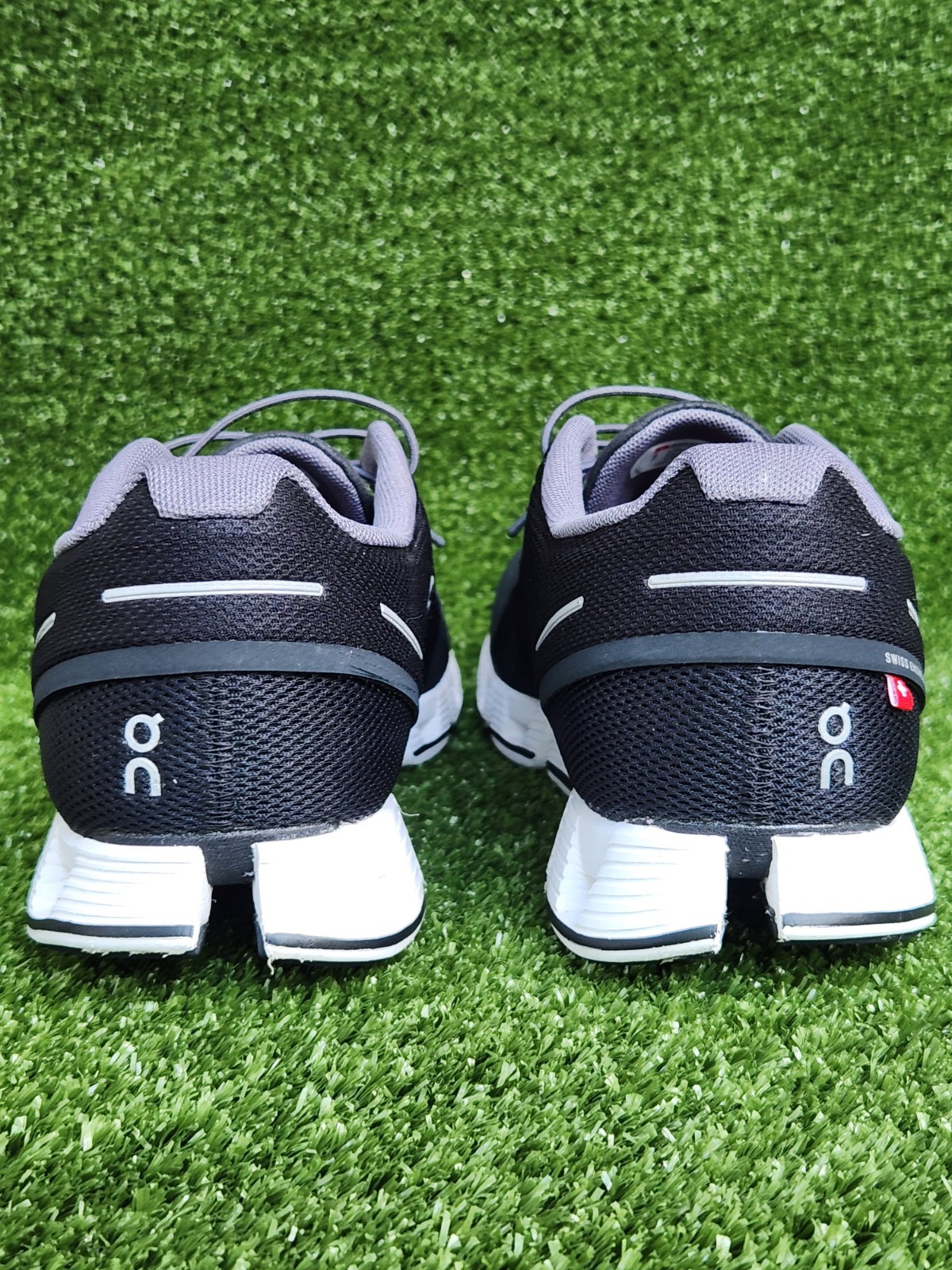 On Running Women’s Cloud 6 Running Walking Comfort Black Sneakers Shoe Size 10.5