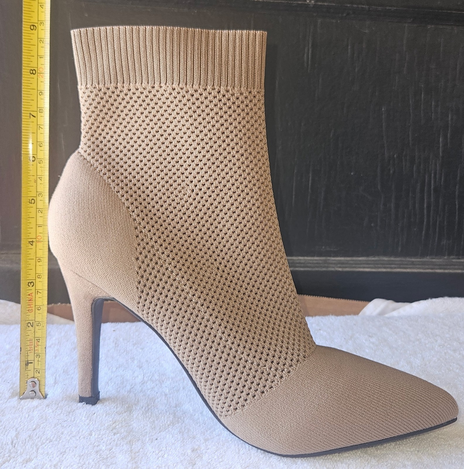 MIA McKinley Womens Beige Knit Sock Ankle Bootie Slip-On Pointed Toe 7.5