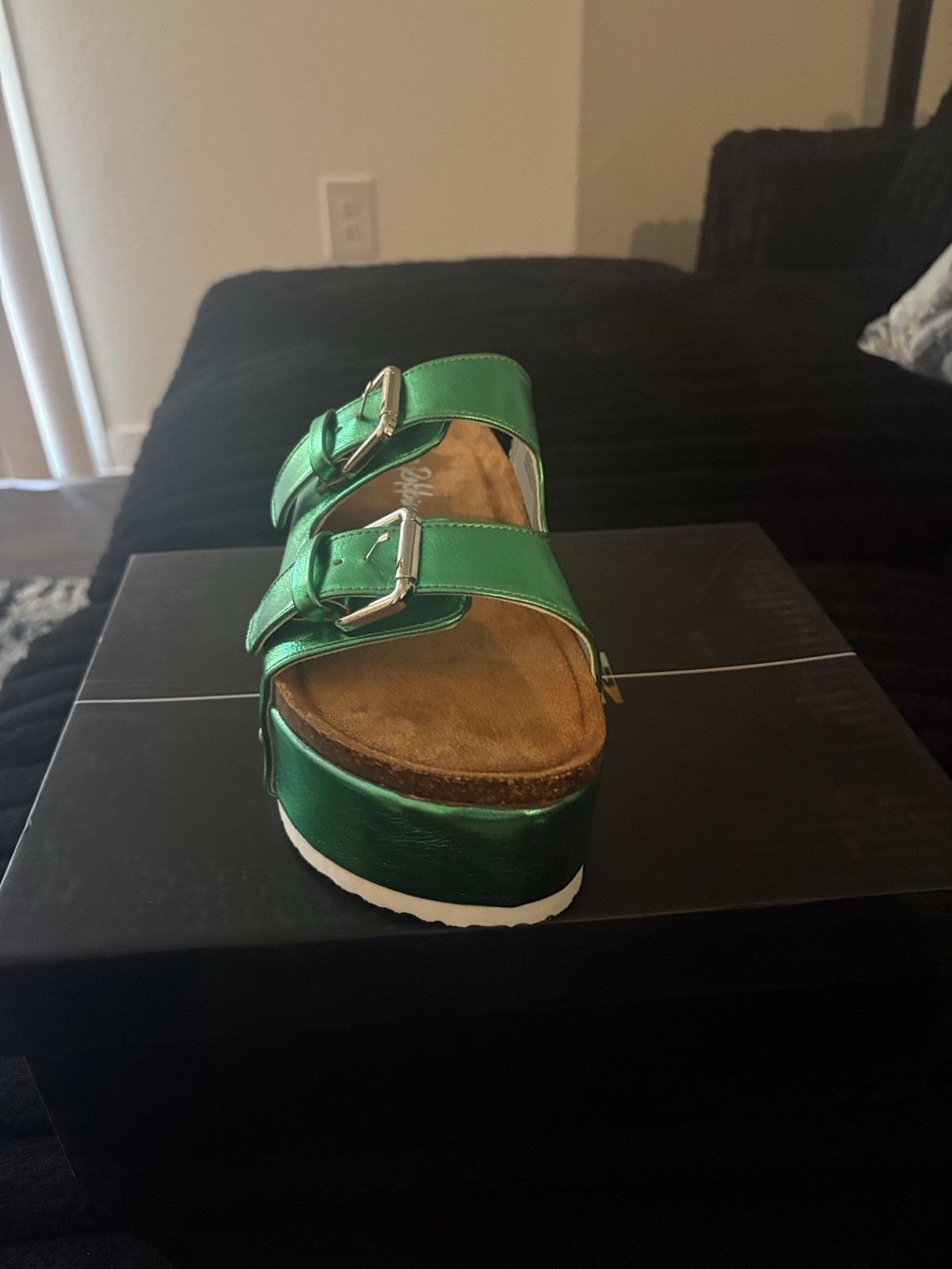 Corkys Women’s Green Double Buckle Slide Sandals Adjustable Leather Upper 10