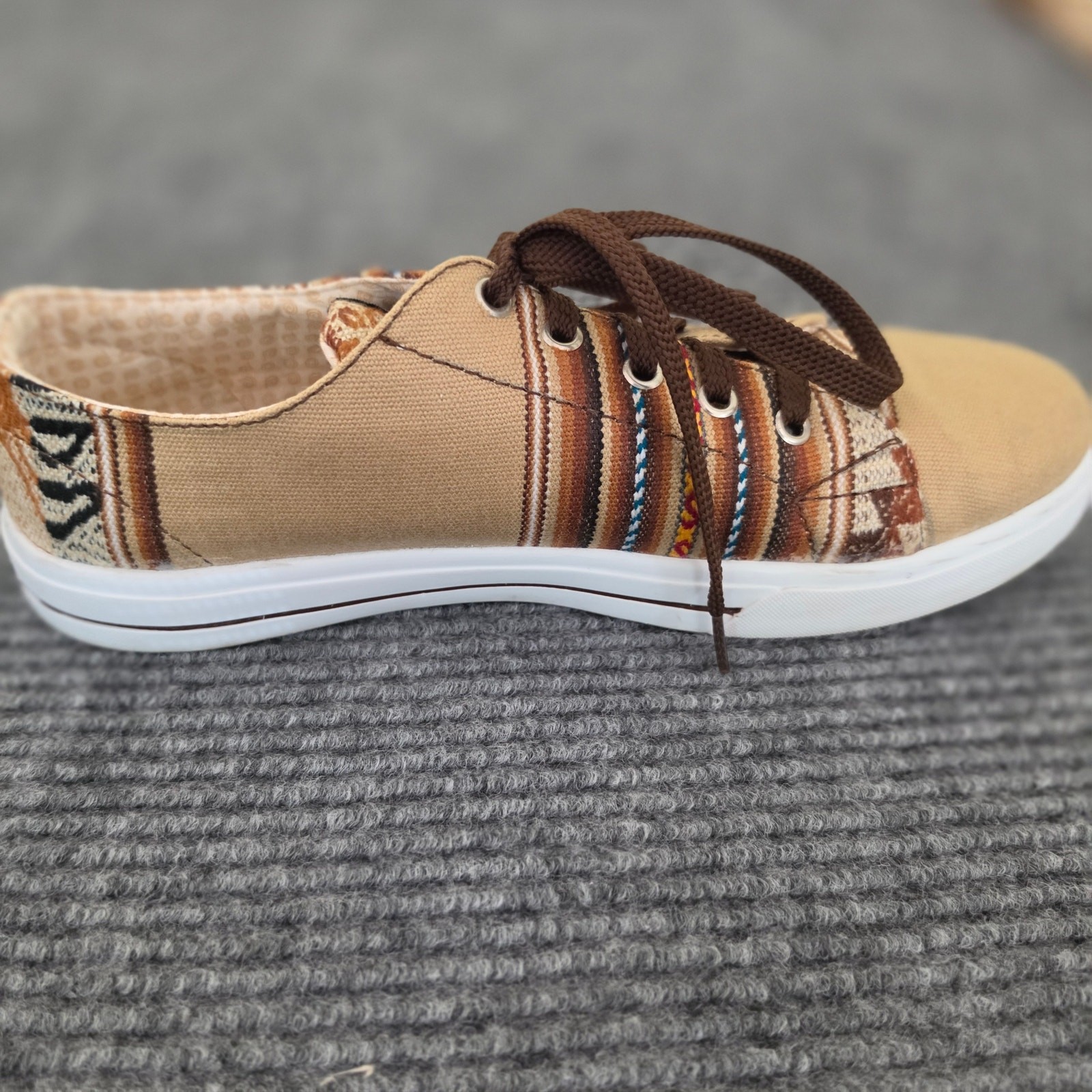 Inkkas Peruvian Low-Top Natural Multicolor Lace-Up Sneakers Women’s 10/Men’s 8