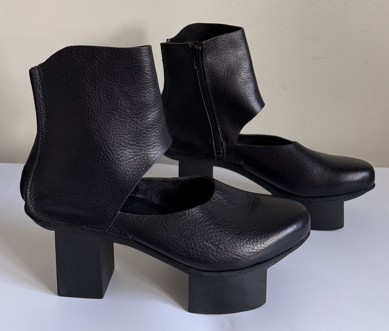 Trippen Happy Collection Split Platform Leather Ankle Boot with Cutout EU 41