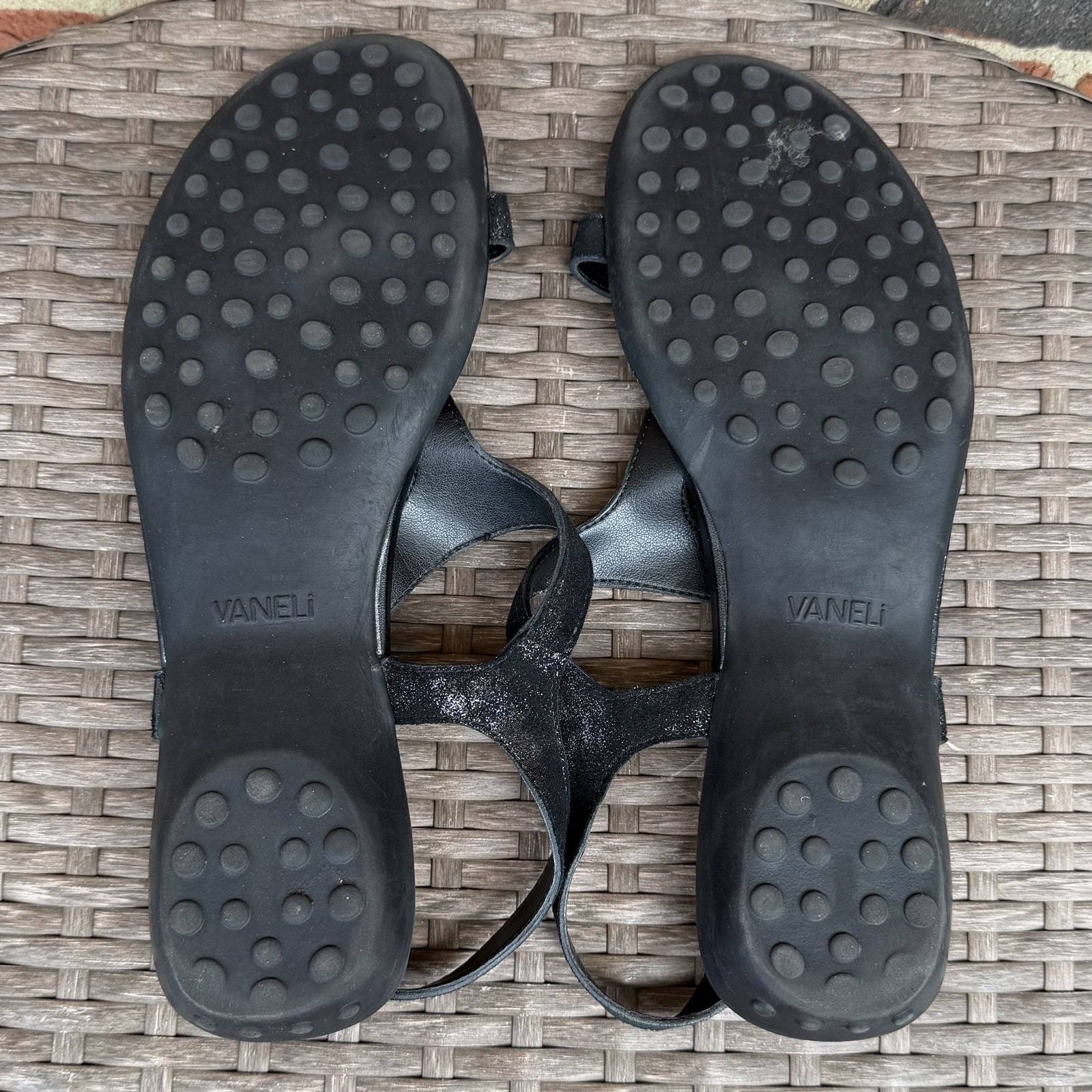 Vaneli Taletha Sandals Women Sz 9 Glitter Black Strappy White Stitching Leather