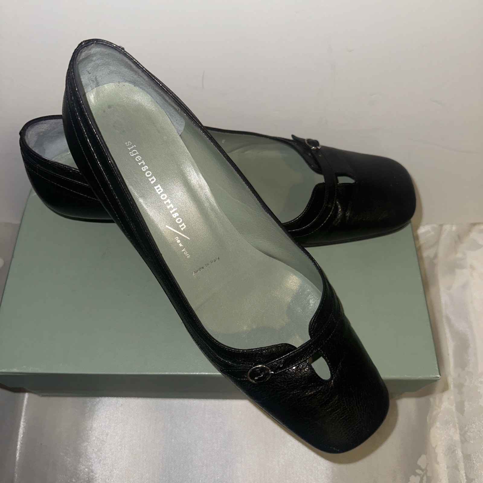 Vintage Sigerson Morrison Black leather Flat with small peg heel