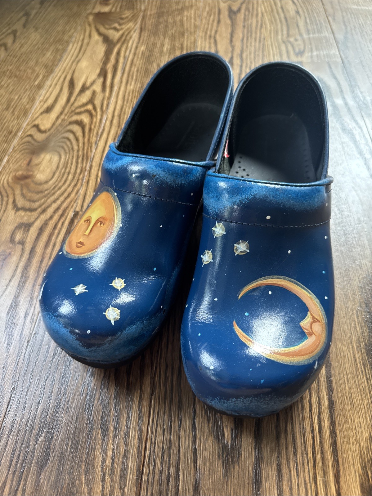 Sanita Moon Stars Hand Painted Danish Clogs Size 40 Blue Leather EUC