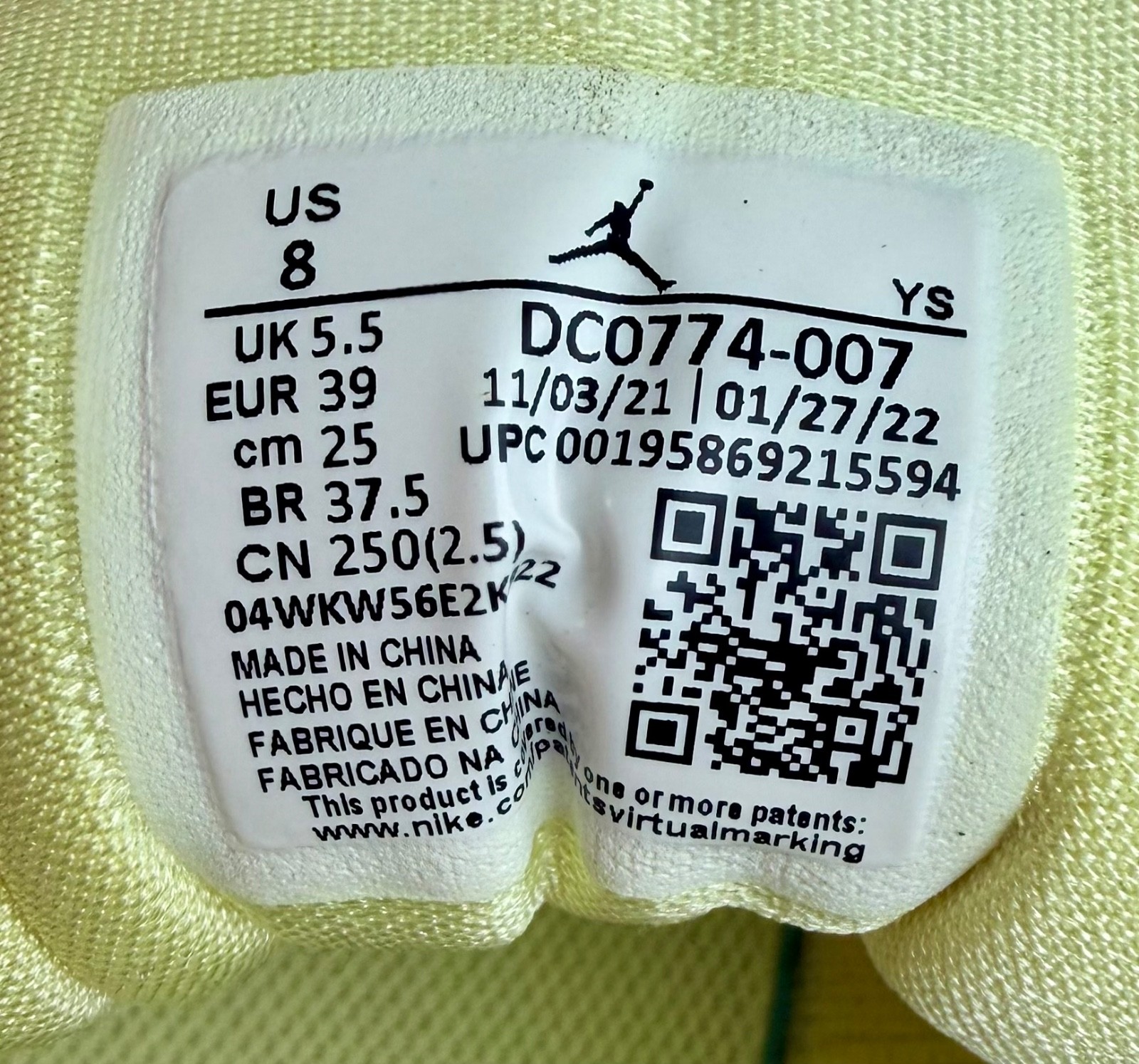 NIKE AIR Jordan 1 Low Lemonade US 8 WOMENS