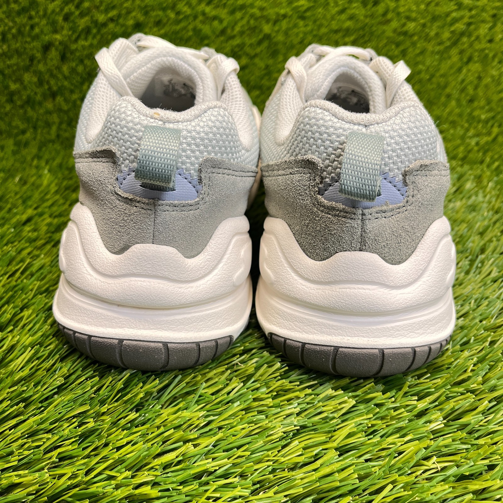 Nike Tech Hera Womens Size 9 Mica Green White Athletic Walking Shoes Sneakers