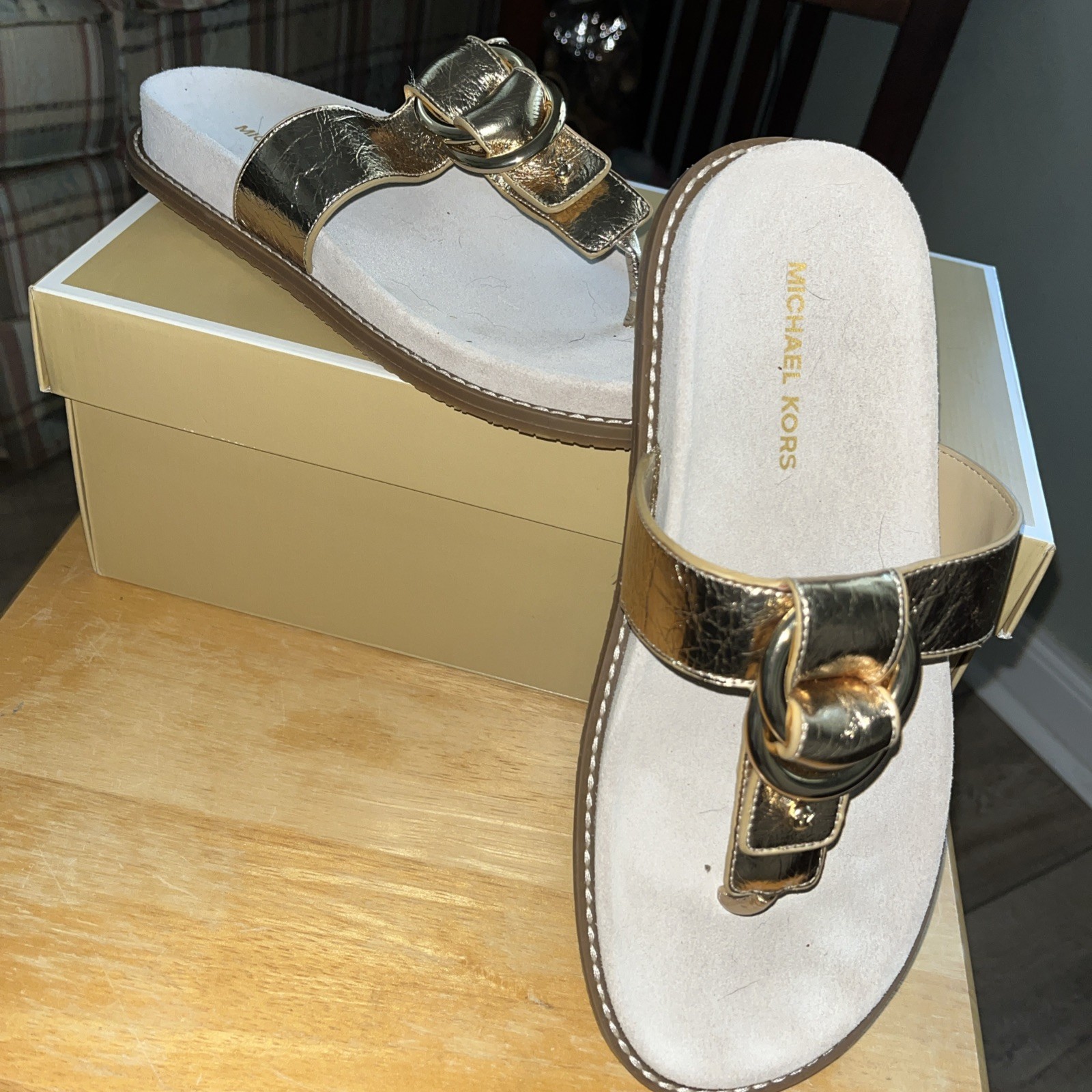 NEW – Michael Kors Jaden Thong Metallic Leather Gold Sz 7.5 Sandal