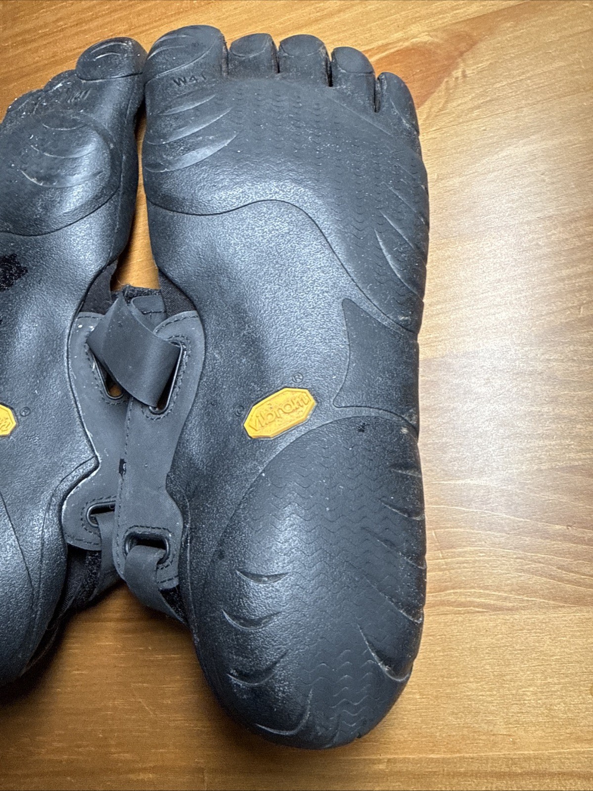 Vibram FiveFingers Women’s Barefoot Shoes Black W118 Size W 41 Size 9