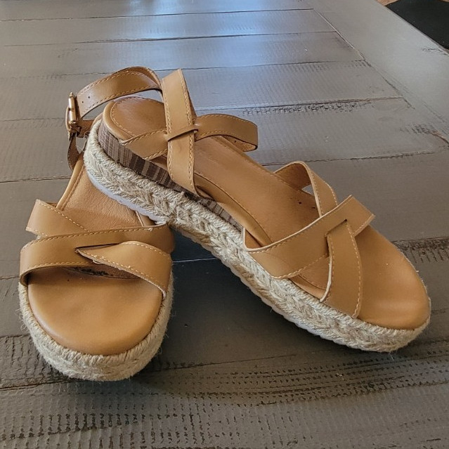 Wild Diva Women’s Tan Strappy Ankle Strap Buckle Espadrille Wedge Sandals 7.5