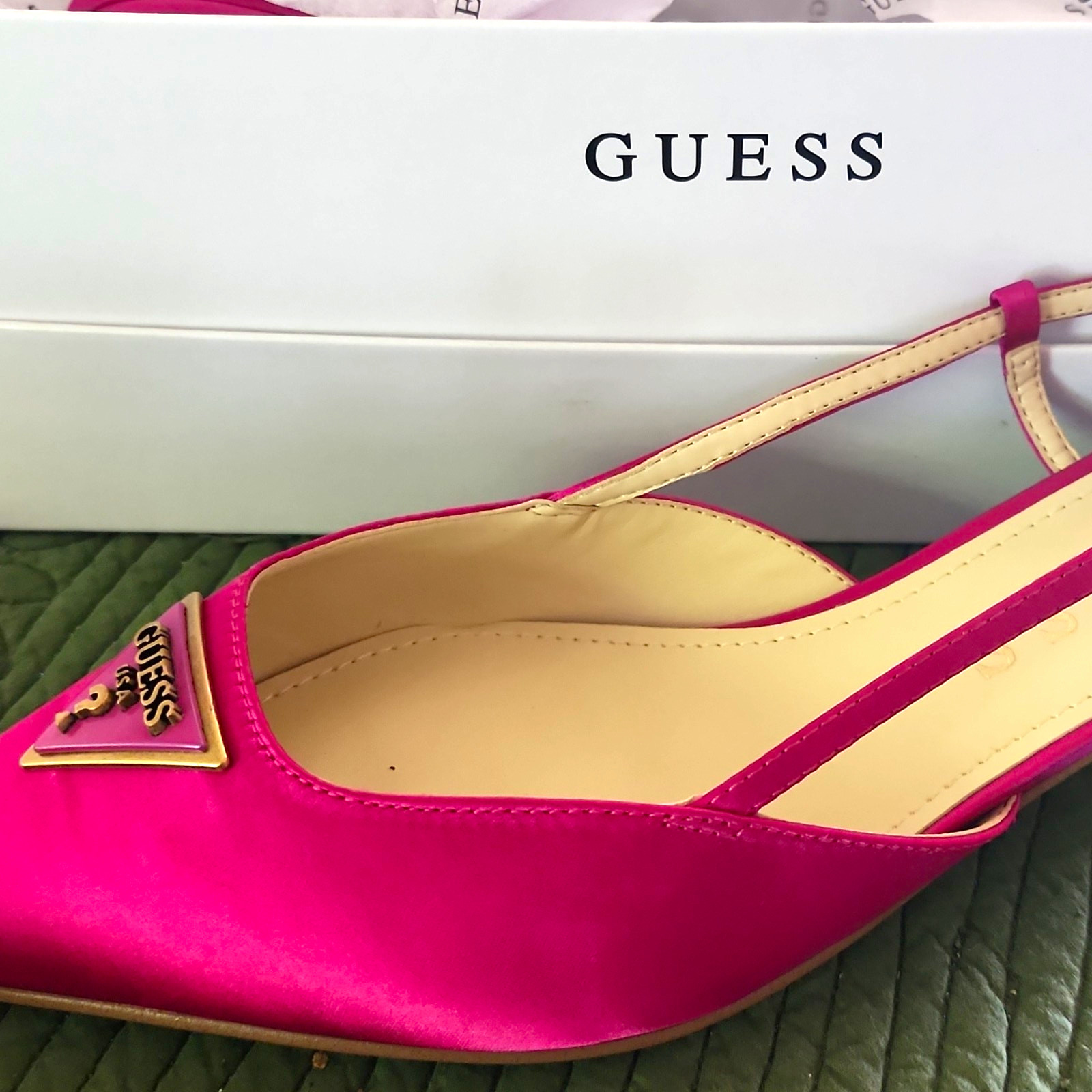 GUESS Women’s Pink Slingback Ankle Strap Pointed Toe Synthetic Heel 9M