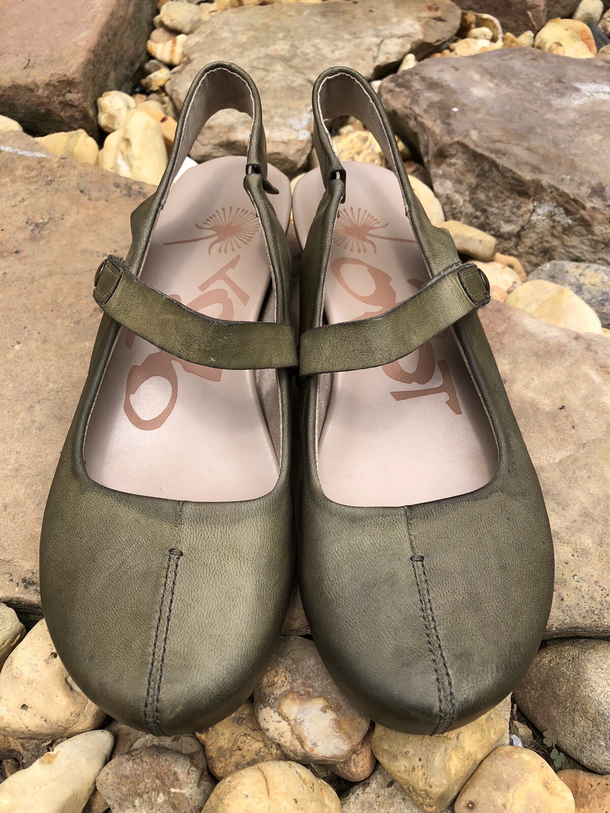 OTBT Springfield Wedge Leather Sandals Women Sz 7 M Mary Jane Slingback Green