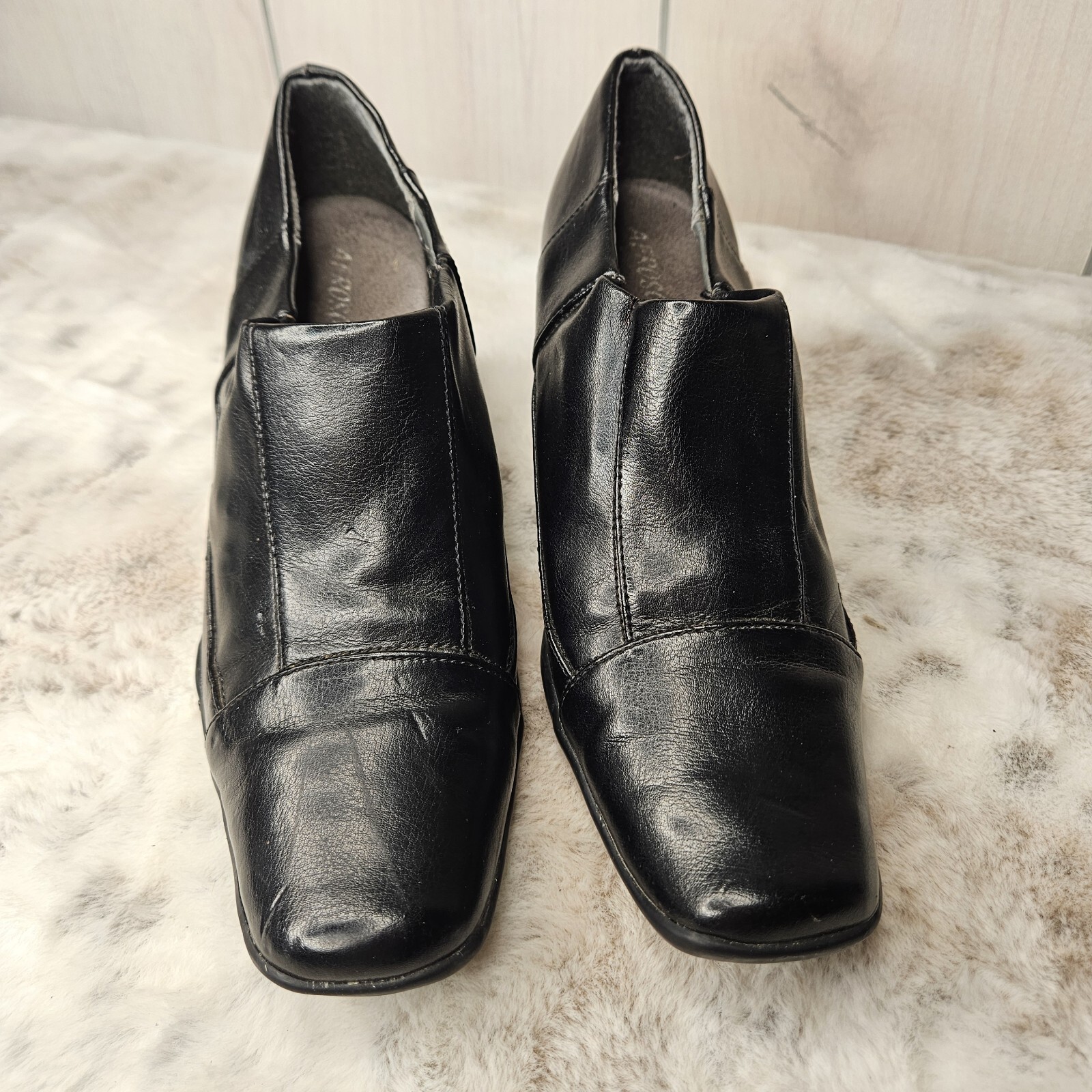 Aerosoles Women’s Black Ankle Boots Booties 7.5M Faux Leather AMACING 2.75″ Heel