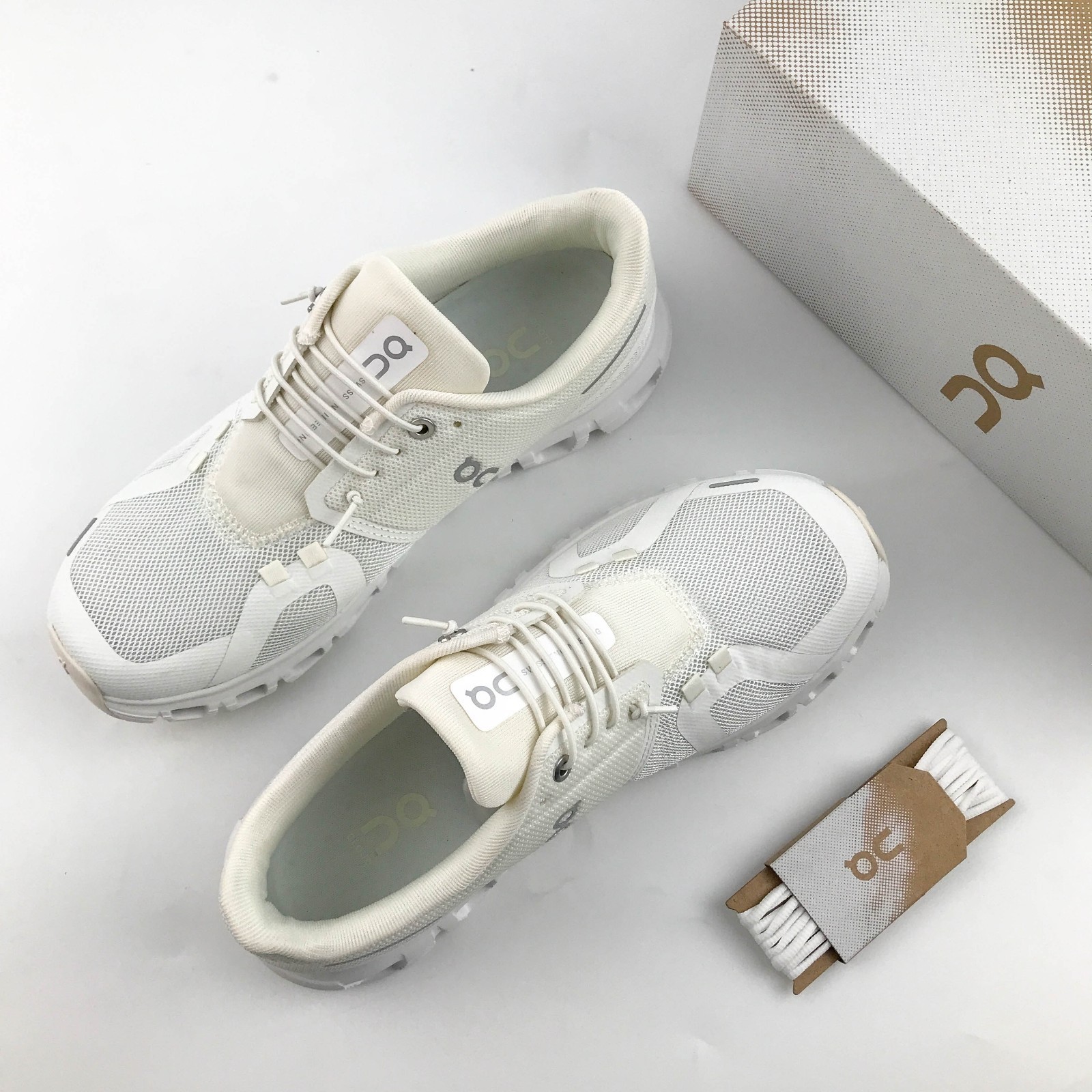ON Cloud 6 White Women’s Athletic Support Cushioned Waterproof Sneakers US 6–9