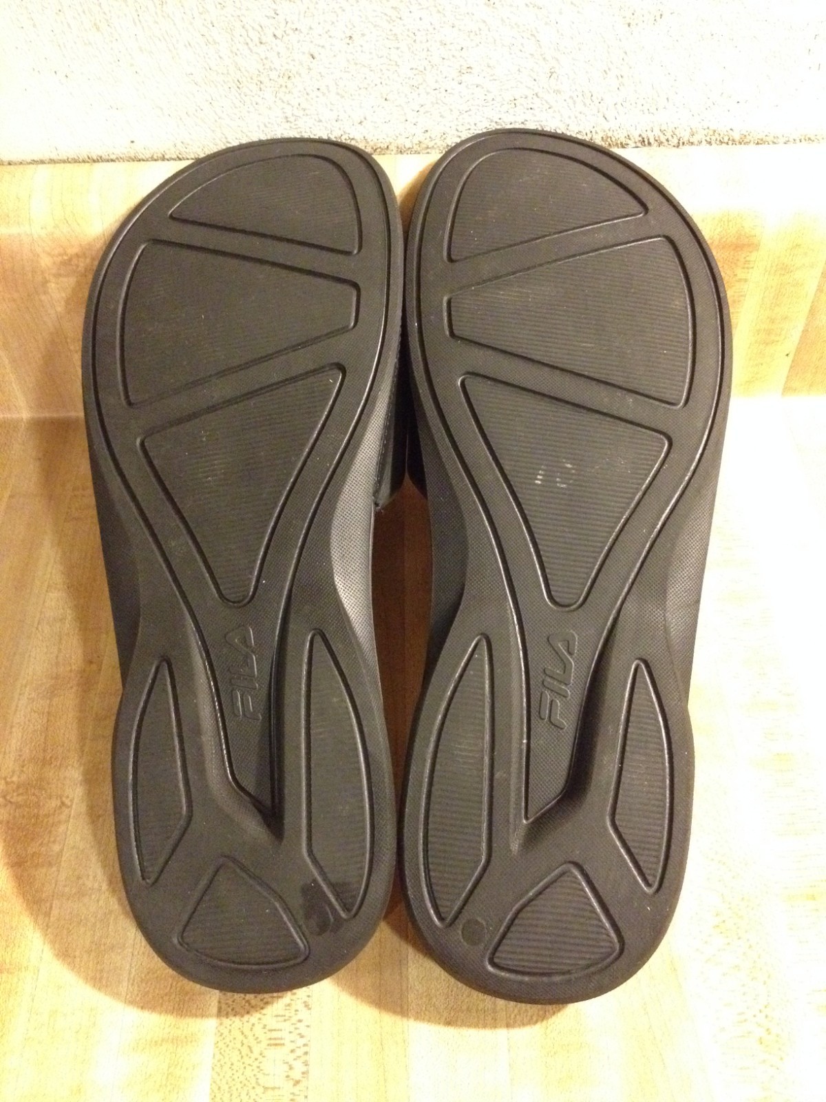 Fila Womens 10M Drifter Sleek ST Black Gold Slide Slip On Shower Sandals