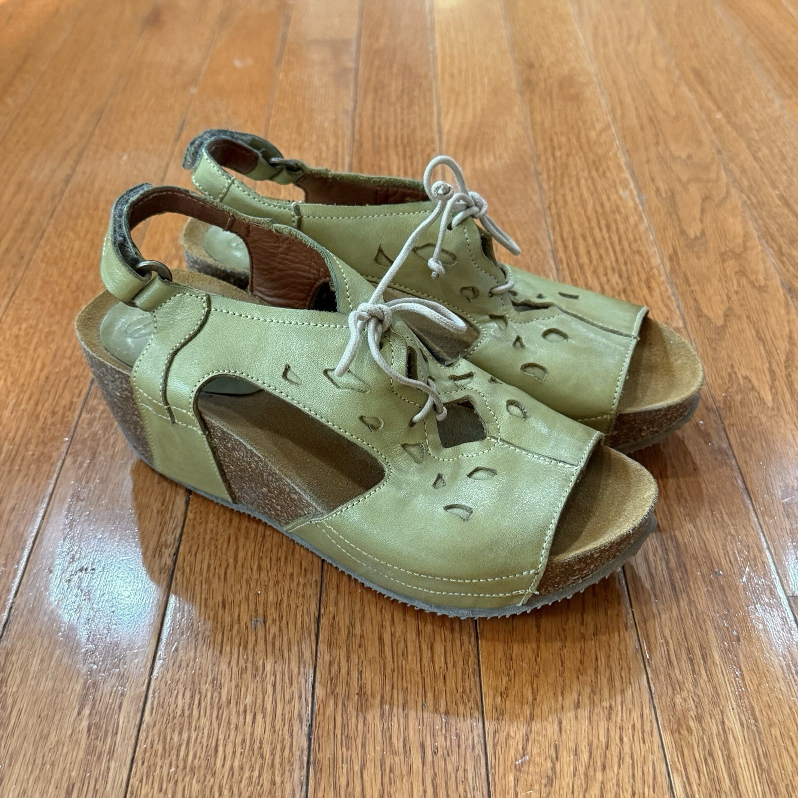 Sergio Tomani Women’s 36 6 Patricia Leather Cutout Wedges Sandals Cork Lagenlook