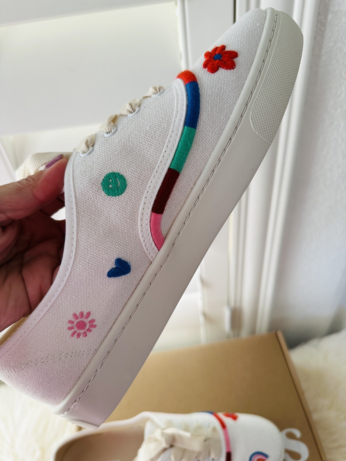 NIB Soludos Marin Flora Embroidered Organic cotton White Sneaker Size US 11/41.5