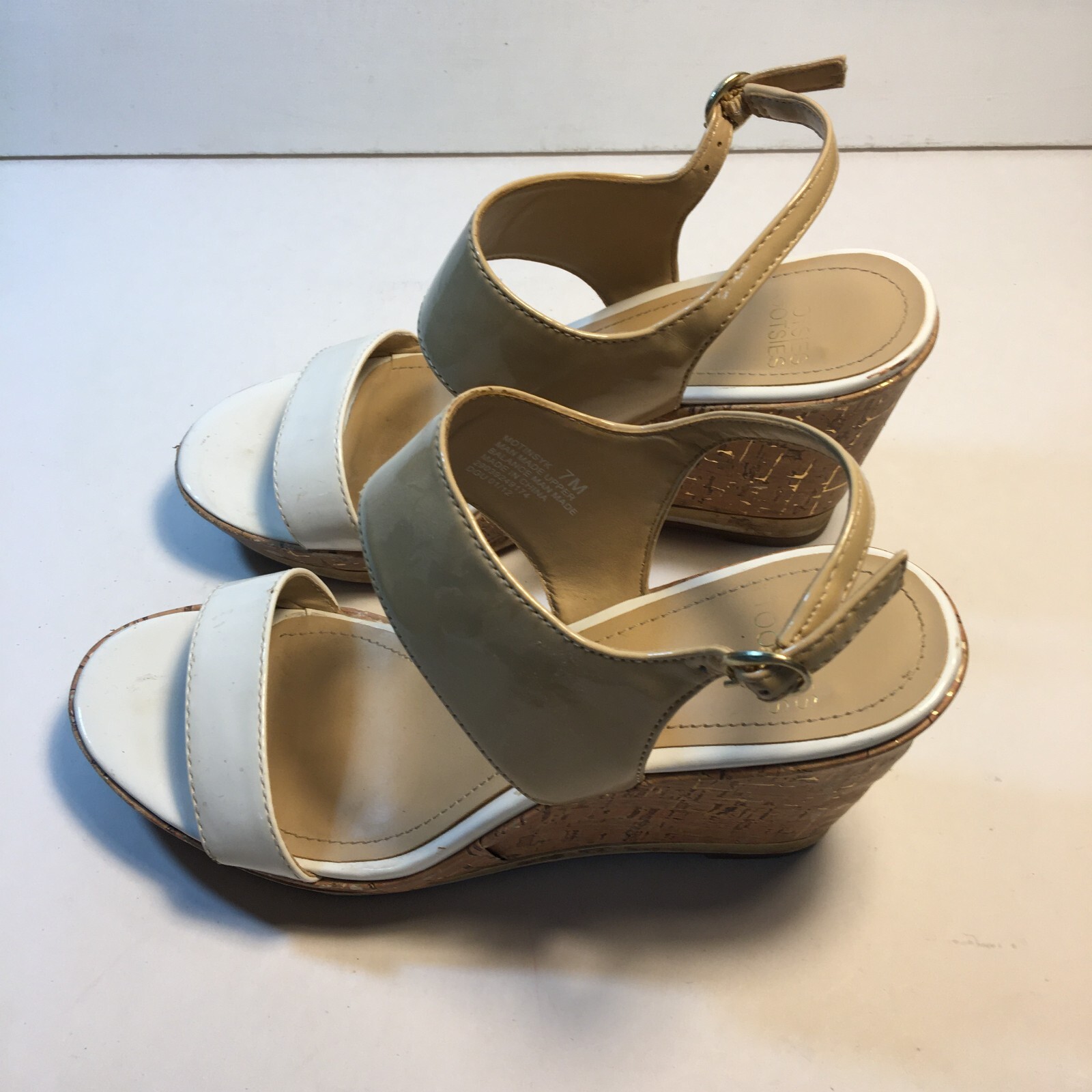 Mootsies Tootsies Womens 7M White Tan Cork Look Platform Wedge Shoes