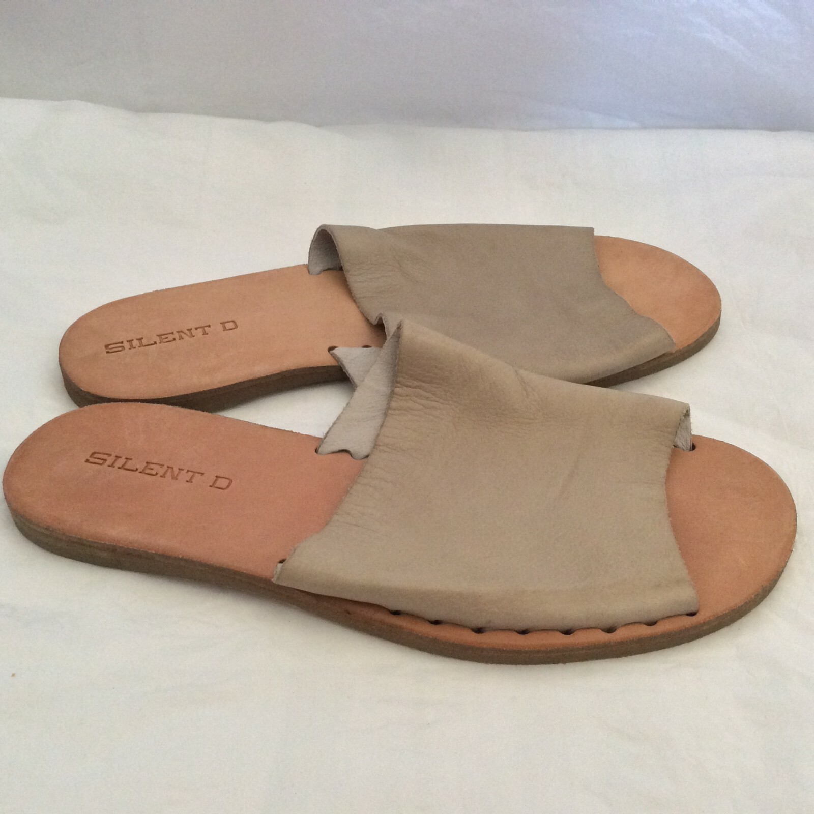 SILENT D Sample Leather Slip on Flat Sandal Size AU 6 / EU 37