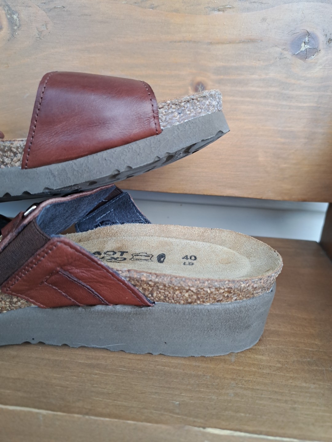 Naot Victoria Wedge Sandals Women’s 9 Chestnut Leather Anatomic Cork Comfort