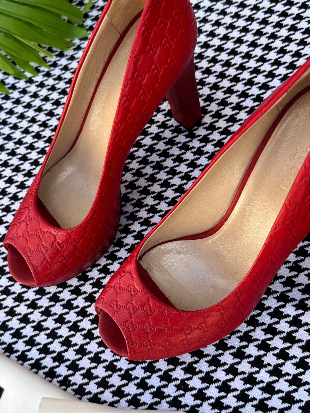 Gucci Women’s Shoes 337812 With Open Toe Guccissima Size US 6 / IT 36 EU 36
