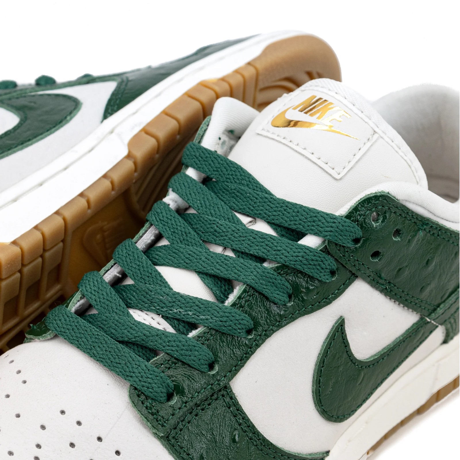 Women’s Nike Dunk Low LX «Green Ostrich» Phantm/Gorge Gn-Sl (FJ2260 002)