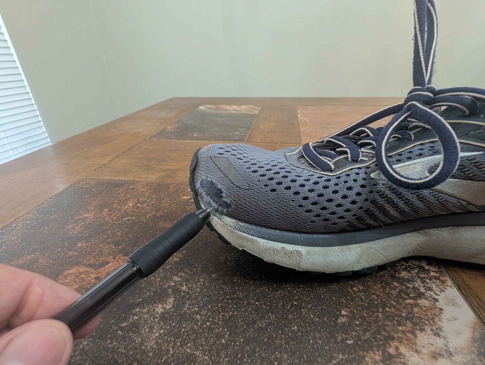 Brooks Womens Ghost 12 Running Shoes Gray Mesh Lightweight EVA 6 B