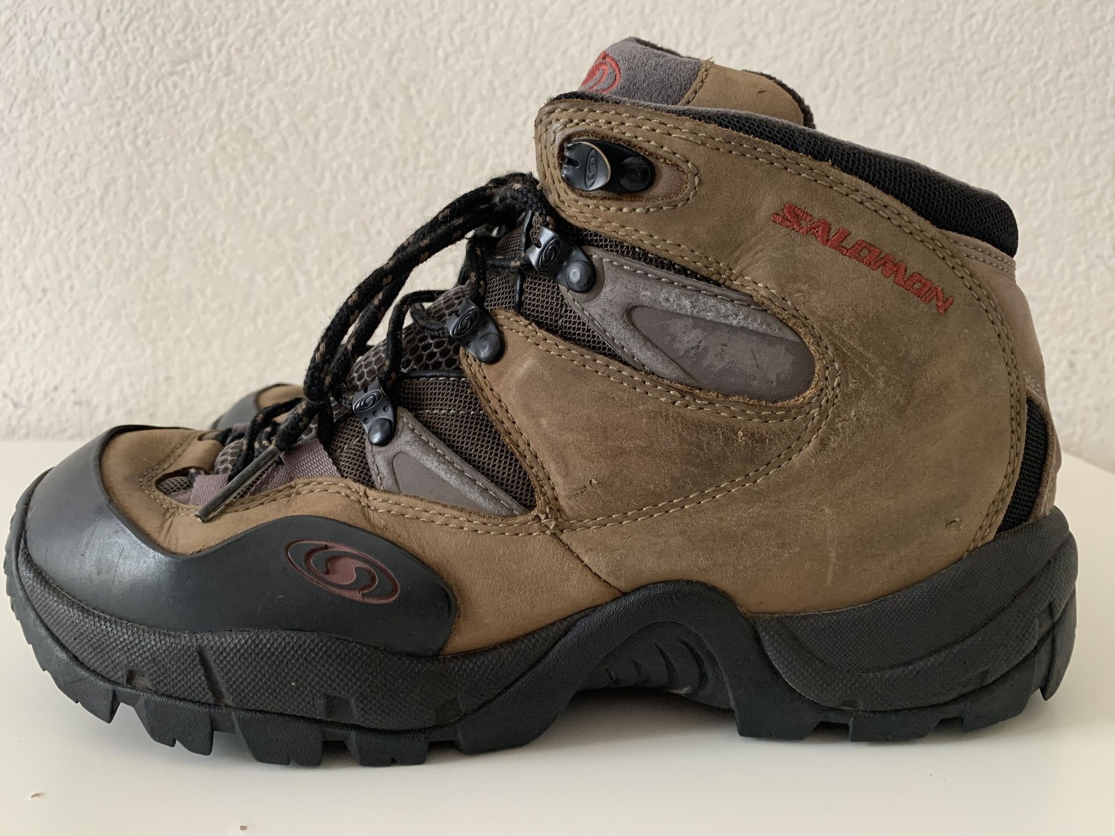 Rare Vintage Salomon Y2K 2000 00s Contagrip Boots in Tan Leather/Nubuck Size 10