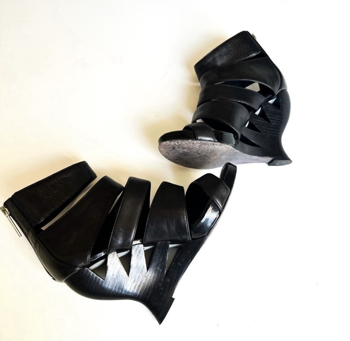 Donald J. Pliner Avant Garde Heeled Black Wedge Sandal. Logo Zipper Heel 7.5