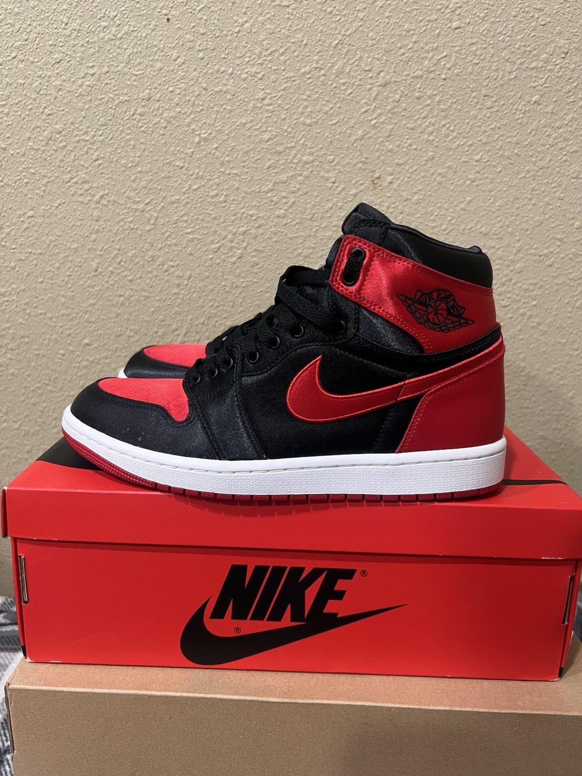 Jordan Air Jordan 1 Retro High OG Satin Bred Black/Red/White 2023 FD4810-061