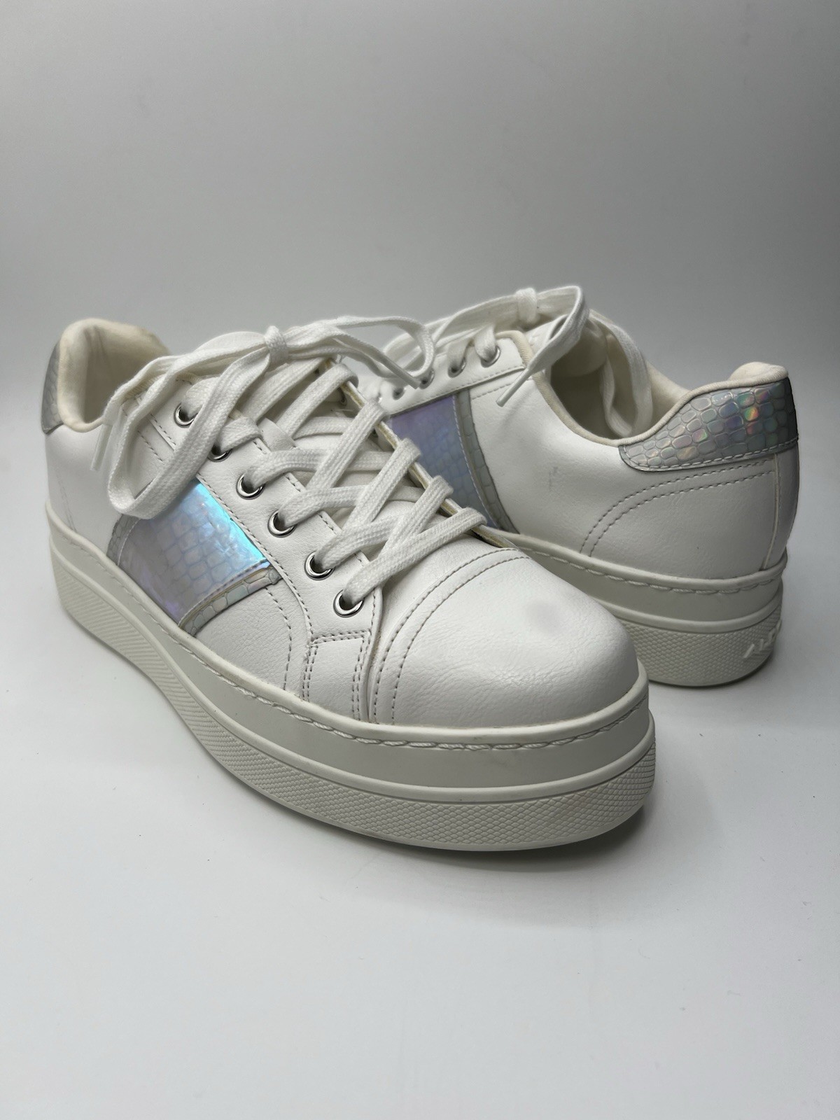 Aldo Platform Sneakers Women’s 7M Starburst White Lace Up Shoes