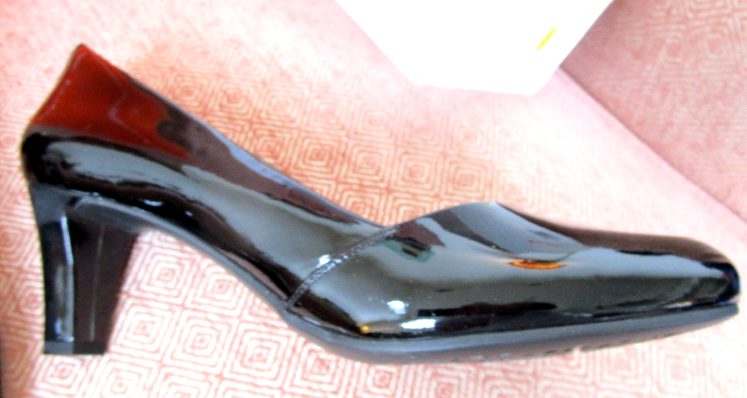 Easy Spirit Esalbie black patent leather pumps 2.75 » heels sz 11 Med New in box