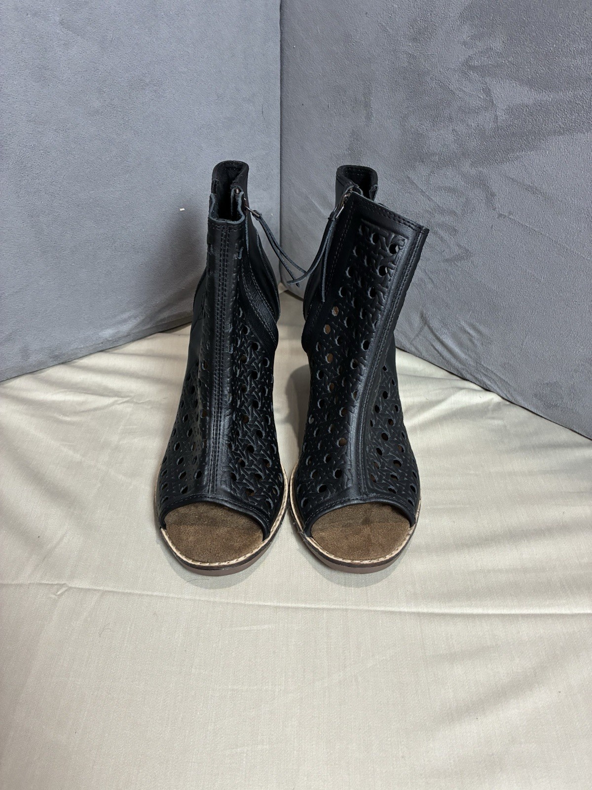 Toms Boots Womens 8.5 Majorca Ankle Bootie Black Side Zip Peep Toe