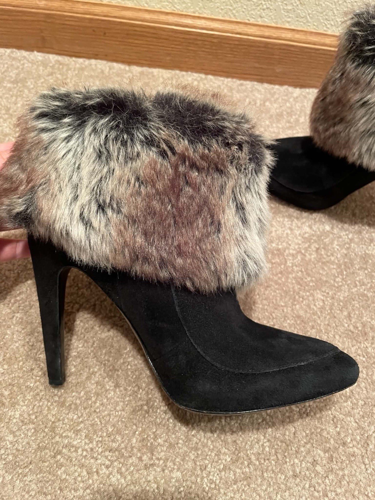 Via Spiga Black Suede Pointed Toe Stiletto Heels Faux Fur Trim 8M
