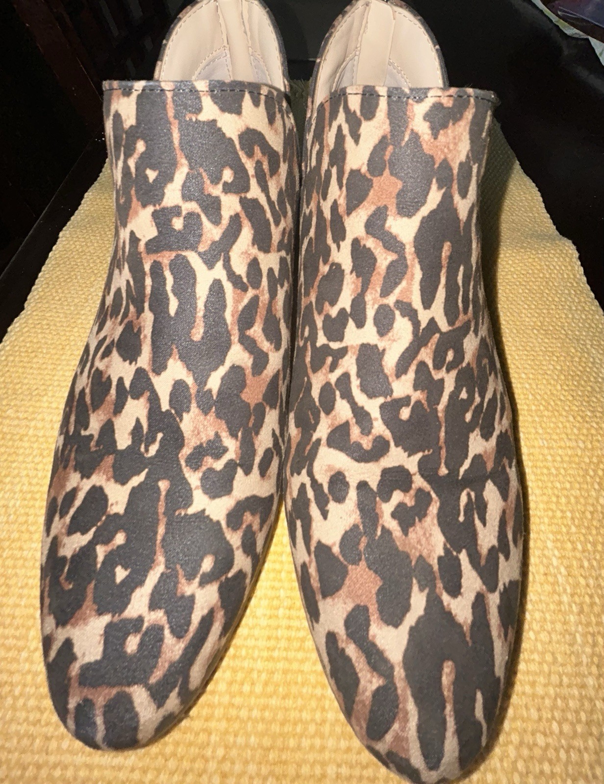 Kenneth Cole Reaction Leopard Print Pointed Toe Booties size 7