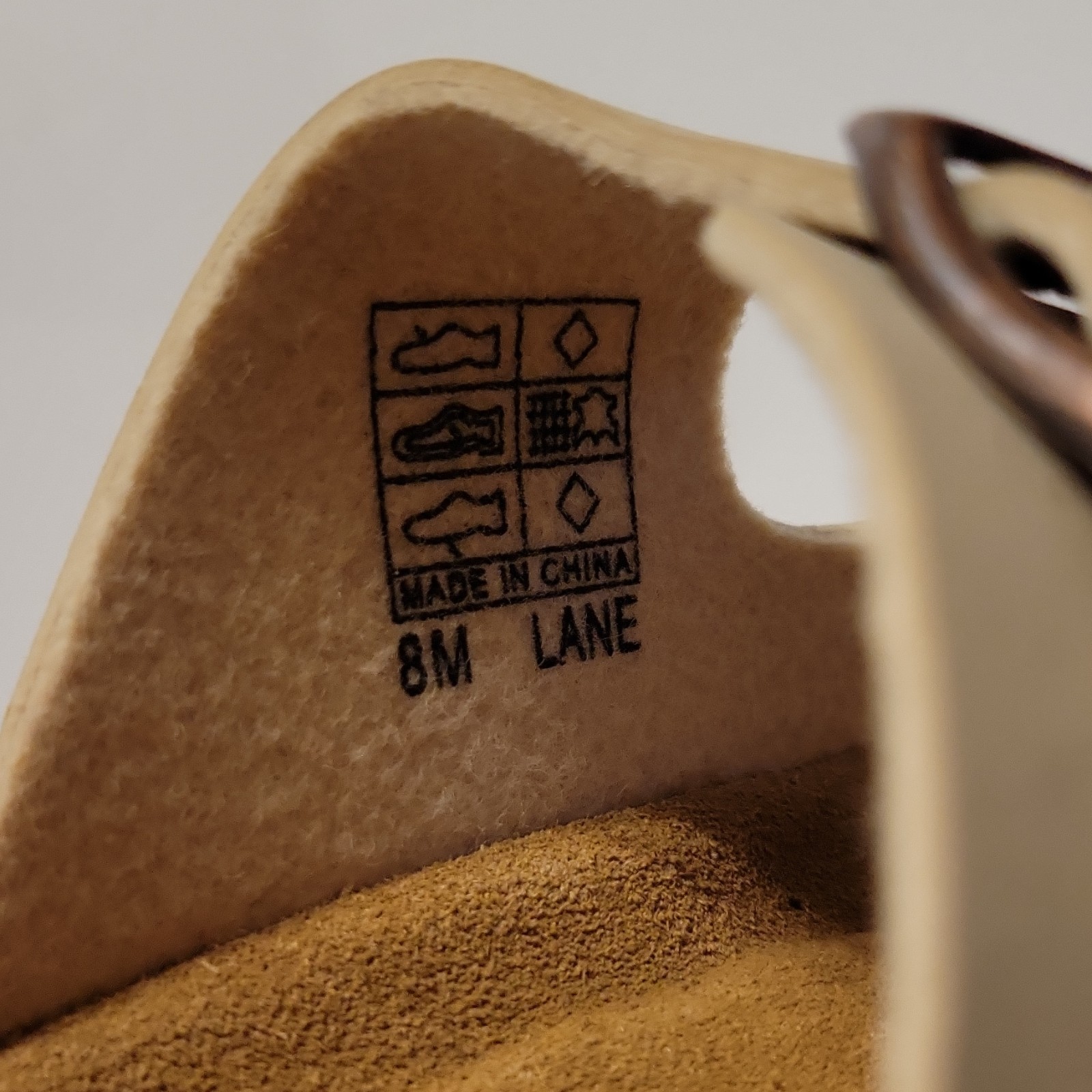 New Cushionaire Lane Womens Solid Lt Beige Leather Strappy Buckle Sandals 8M