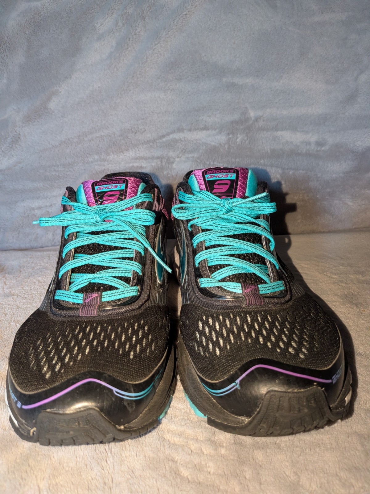 Brooks Women’s Ghost Size 10 Wide Fit Multicolor Running Shoes with box