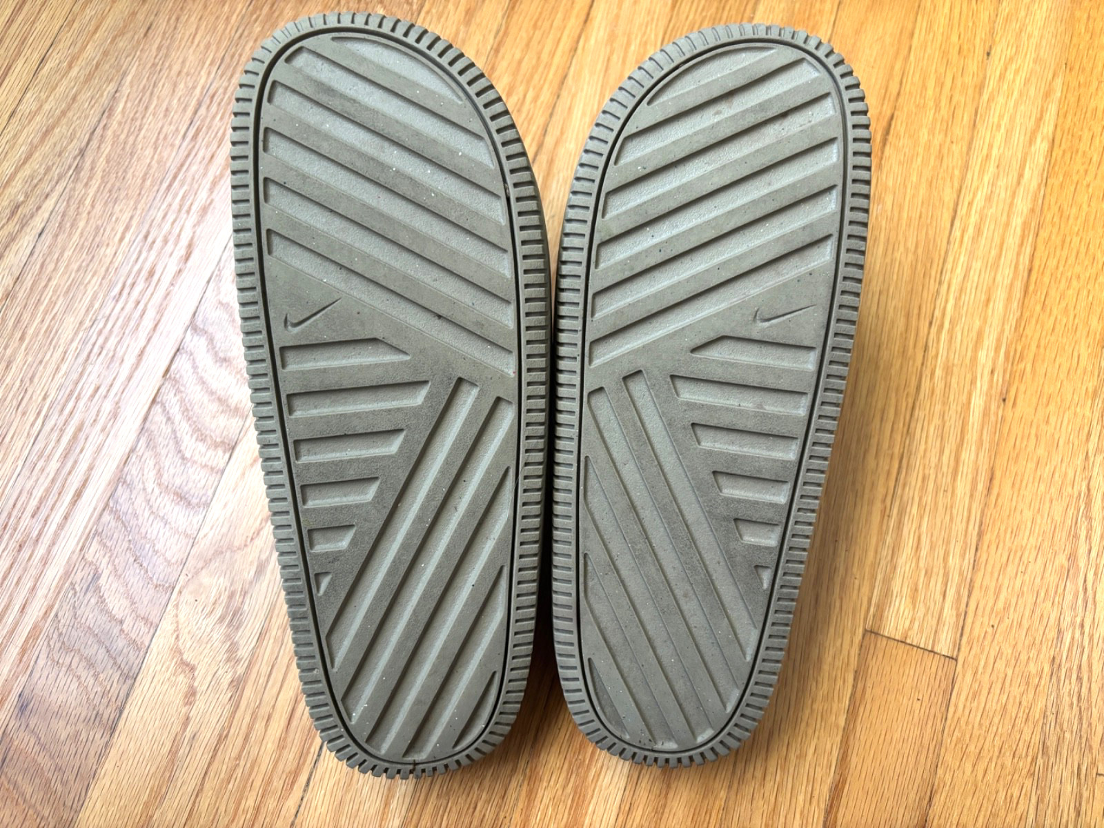 Nike calm Slides Men Size 6 Women Size 7 Tan Used