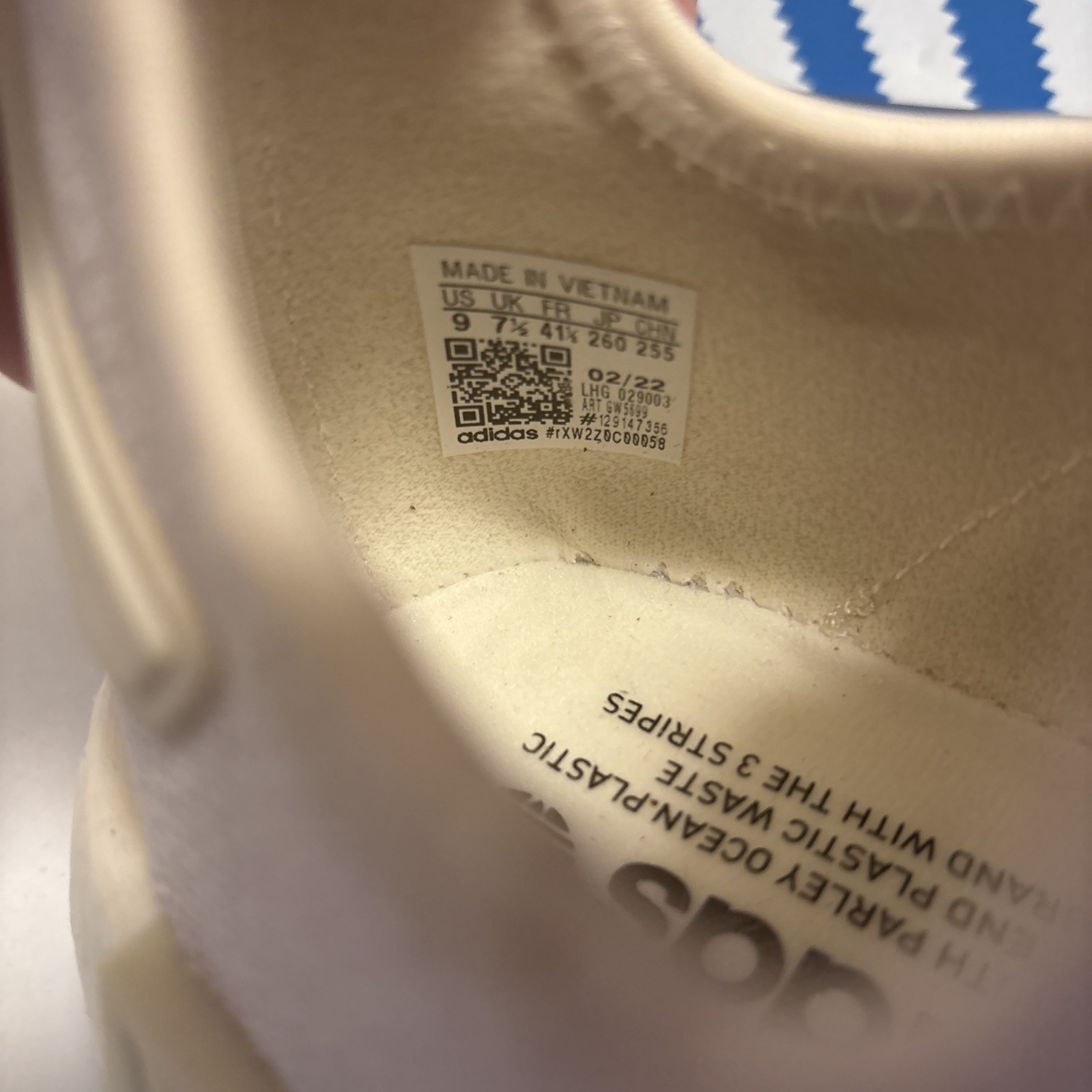adidas NMD_R1 White Women Sneakers GW5699, Size 9 NO BOX – NEW