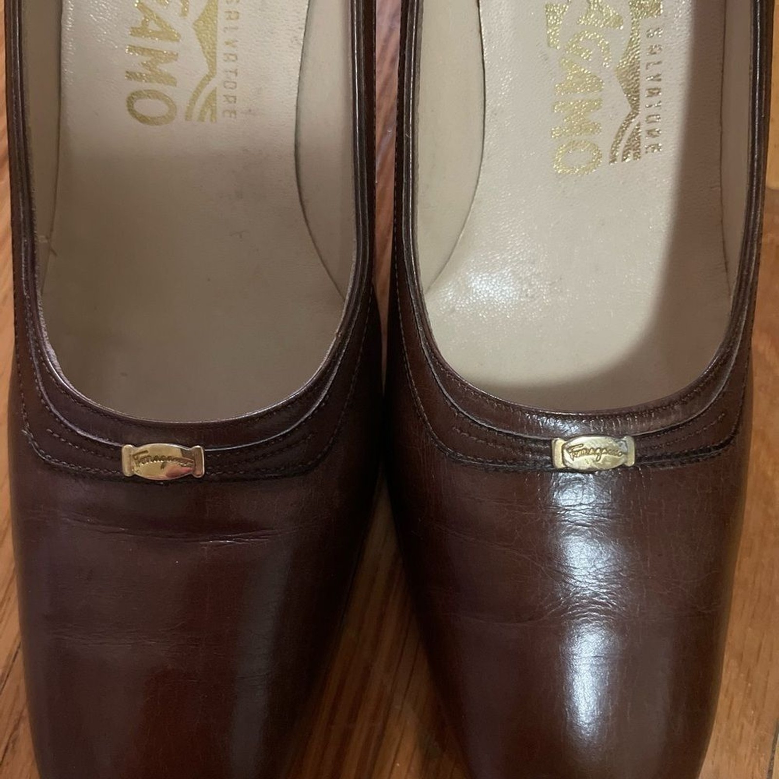 Salvatore Ferragamo brown low heel leather pumps size 9 AAA