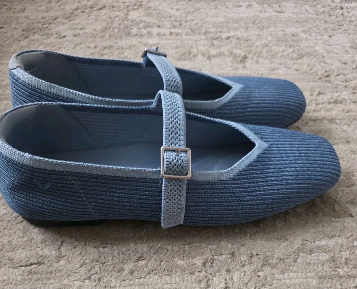 Women’s Vivaia Powder Blue Square Toe Ballet Flats EU 39
