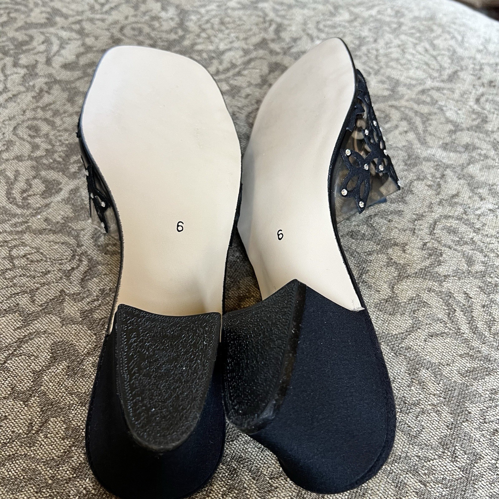 Dezario Kity Black Suede Flowers On Vinyl Slides Block Short Heel New Size 6
