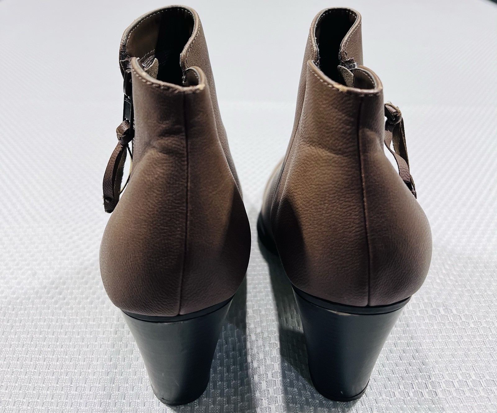 Charlotte Russe Women’s Brown Faux Leather Ankle Bootie Side Zip Round Toe 7M