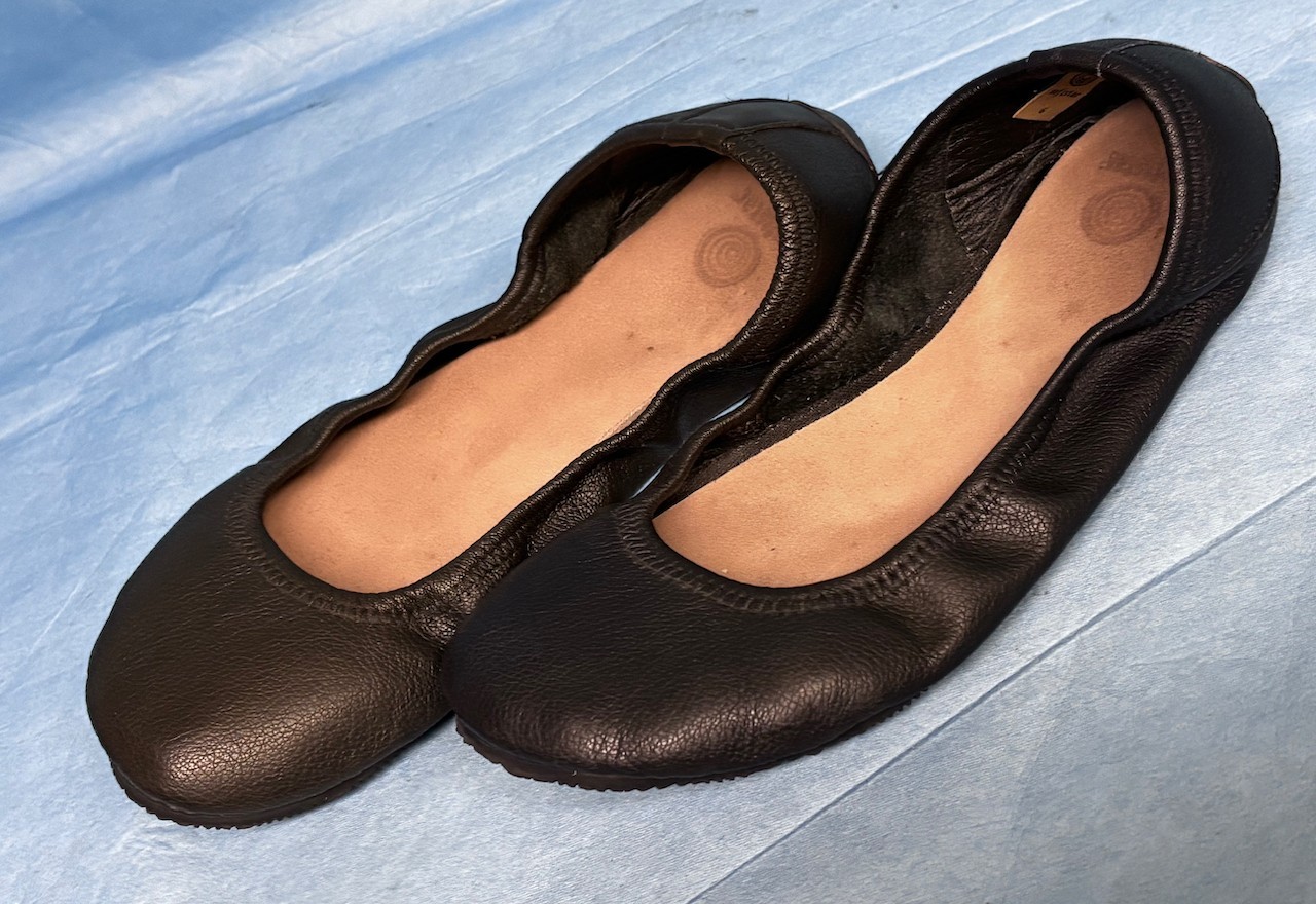 Softstar Black Leather Ballerina Flats – Hand made – Size 6