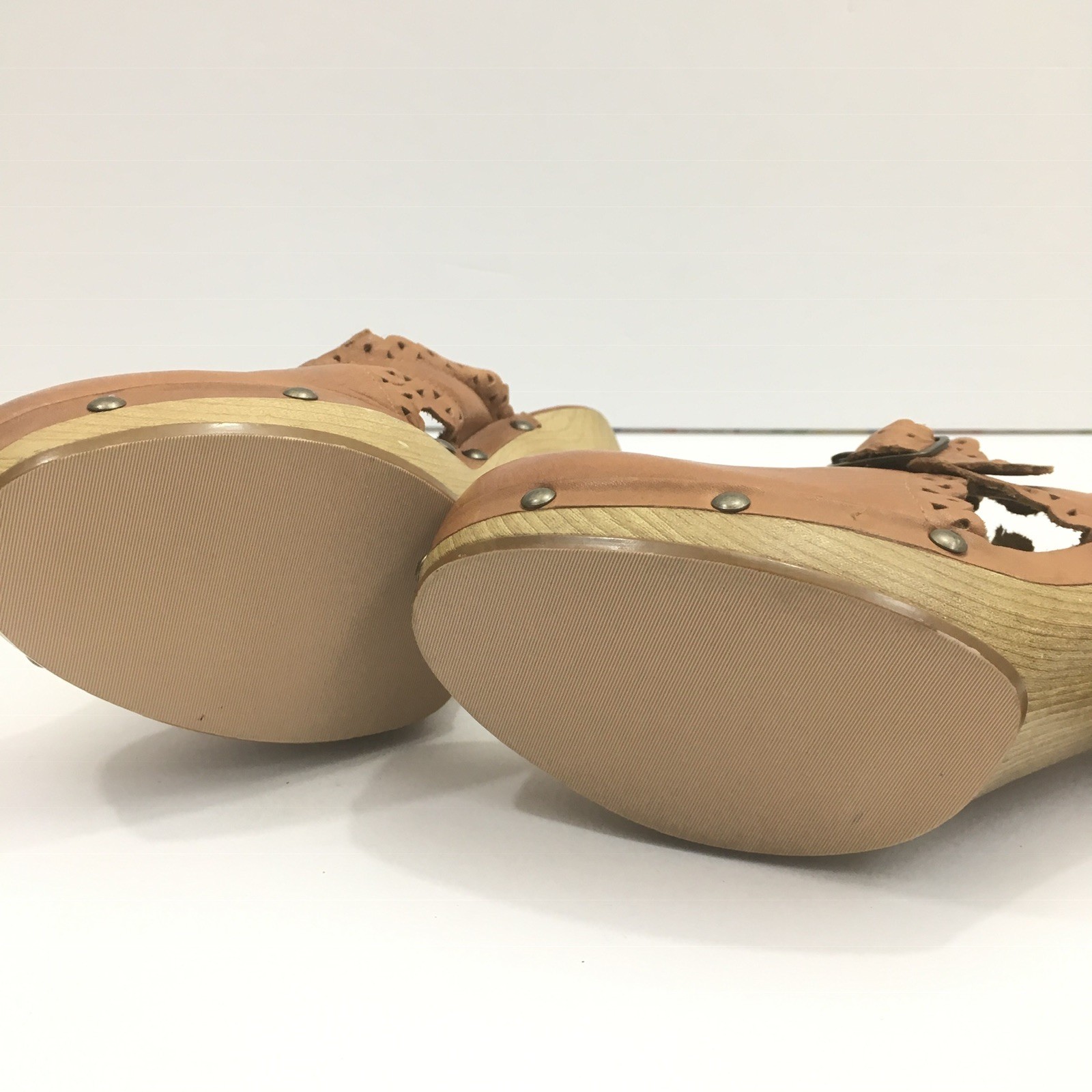 Isaac Mizrahi for Target Blondie Women’s Size 8 Tan Mules Heels