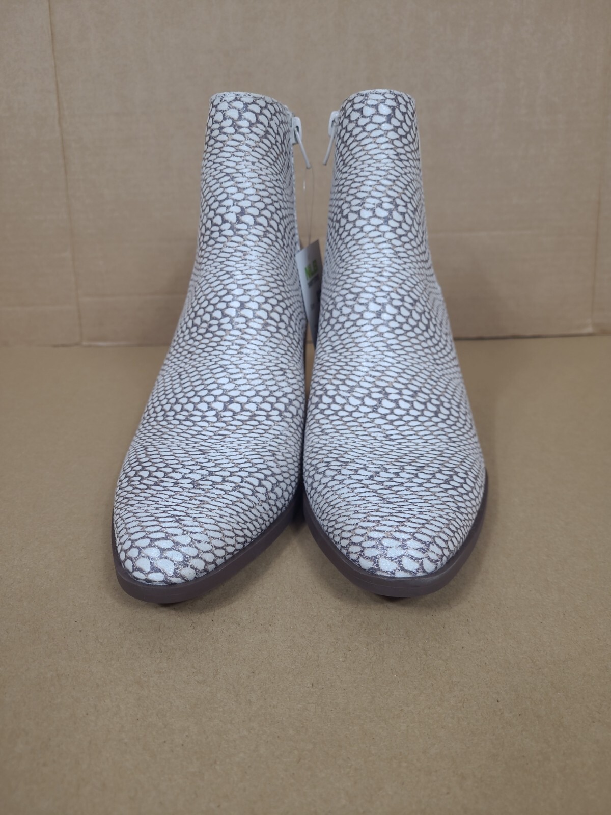 The Limited Kiki Chelsea Booties White Brown Snakeskin Look Size 8.5M Nwob