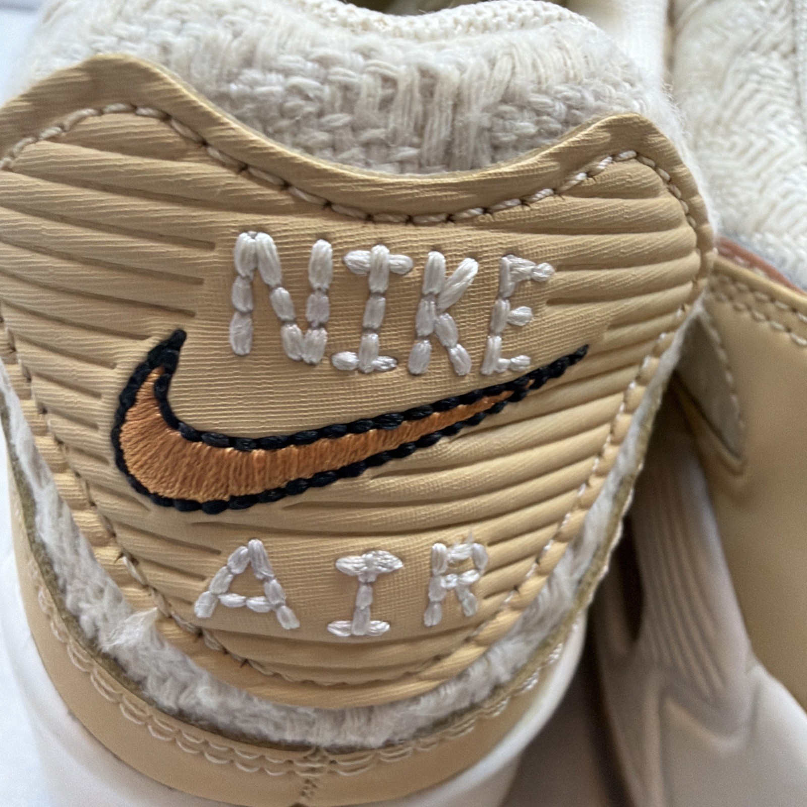 Nike W Air Max 90 Sun Club Sail White Orange Beige DJ9997-101 Women’s Size 9