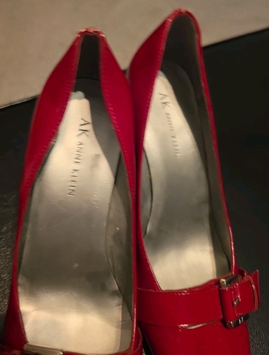ANNE KLEIN SHOES 8M RED PATENT LEATHER BUCKLE STRAP 3.25″ BLACK HEELS
