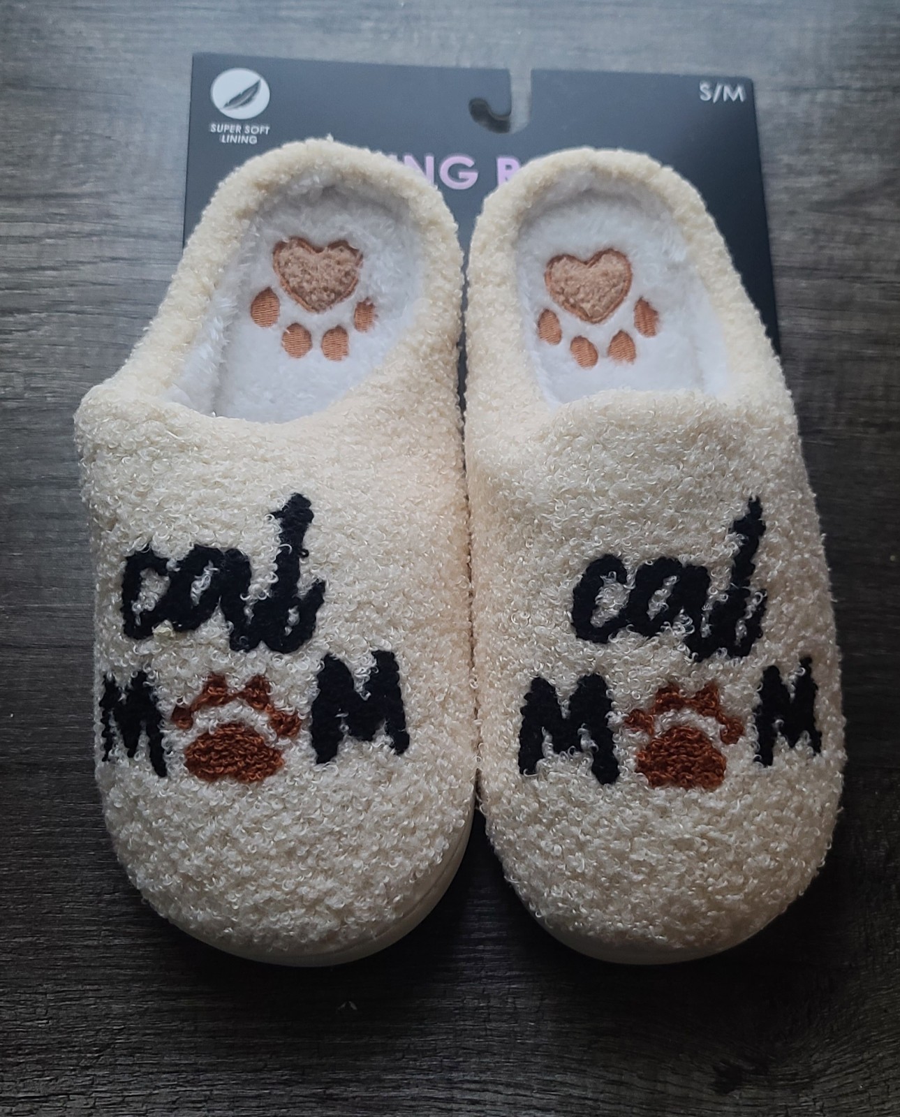 Living Royal Cat Mom Cream Slippers Soft with Grippy Bottom Size Small 5-8 New