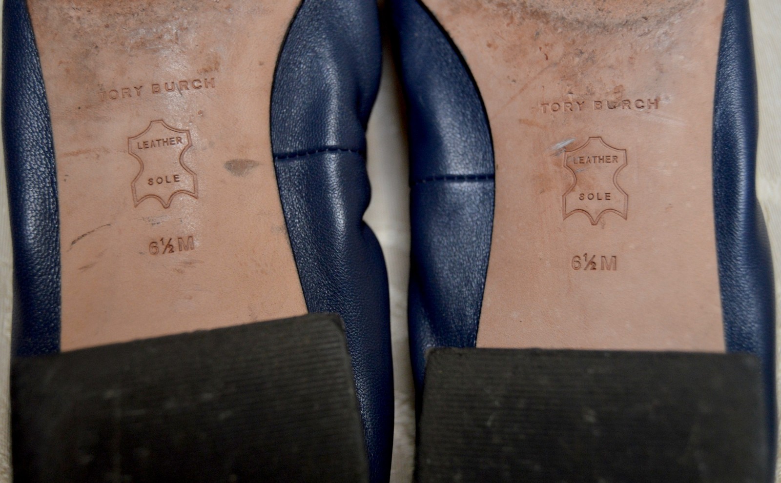 Tory Burch Chelsea Gold Logo Heeled Ballet Flats in Navy Blue Leather US 6/6.5M